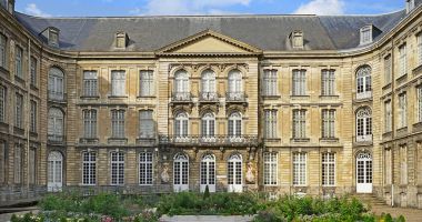Enjoy the comfort of our 2, 3 or 4 star hotels throughout France