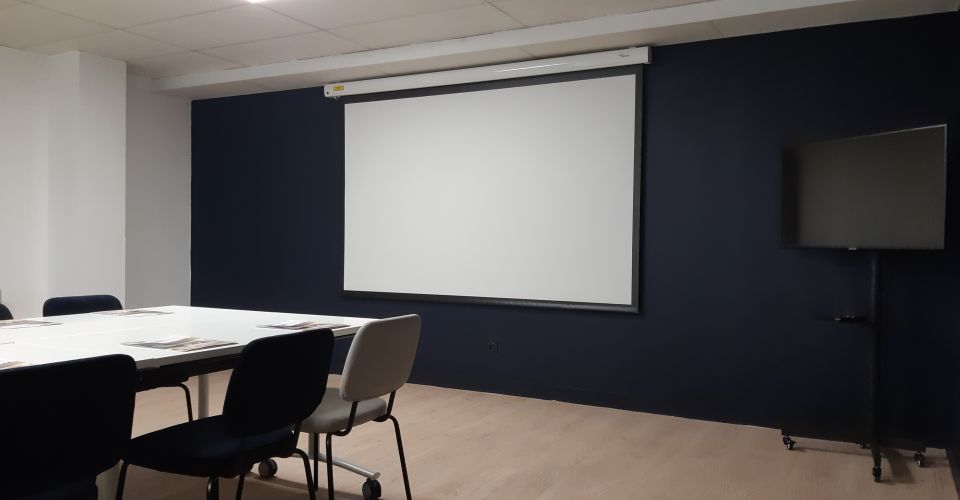 Enjoy the comfort of our 2, 3 or 4 star hotels throughout France