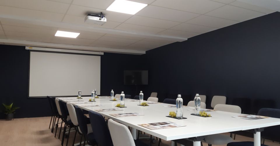 Enjoy the comfort of our 2, 3 or 4 star hotels throughout France