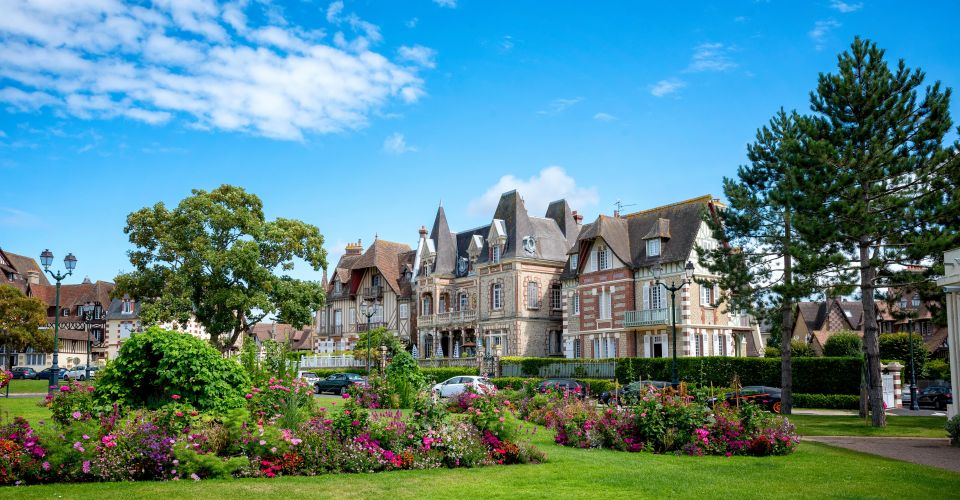 Enjoy the comfort of our 2, 3 or 4 star hotels throughout France