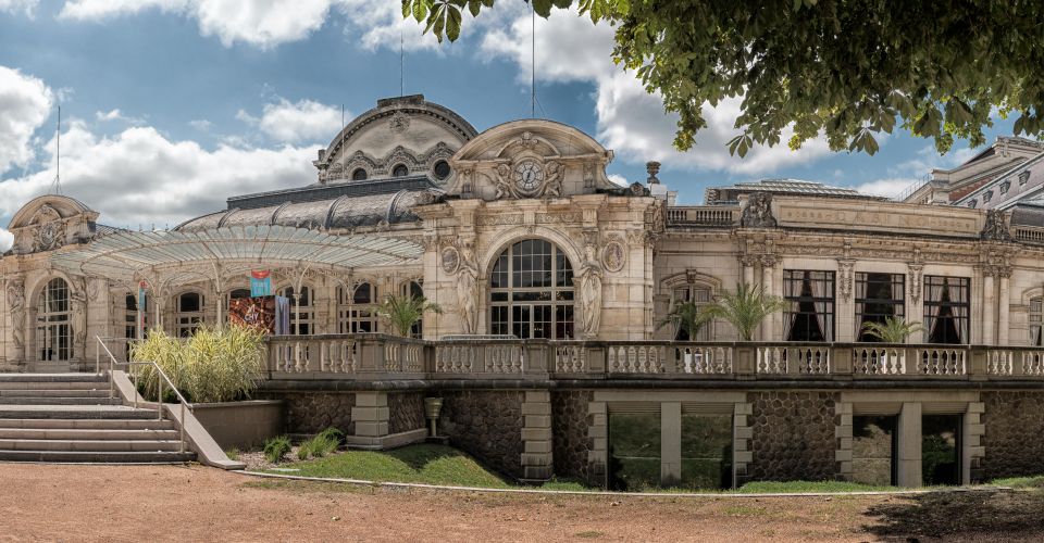 Enjoy the comfort of our 2, 3 or 4 star hotels throughout France