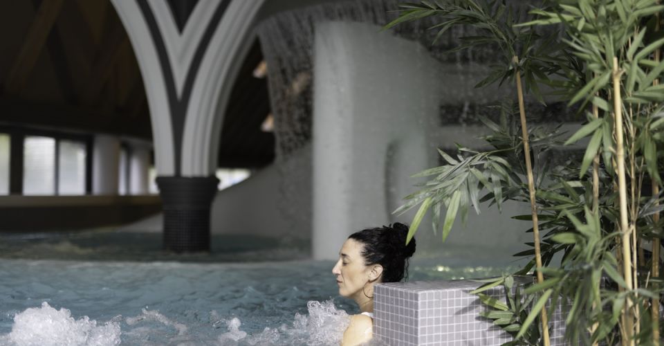 Enjoy the comfort of our 2, 3 or 4 star hotels throughout France