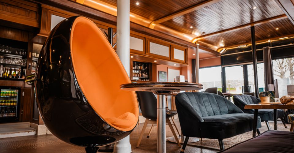 Enjoy the comfort of our 2, 3 or 4 star hotels throughout France