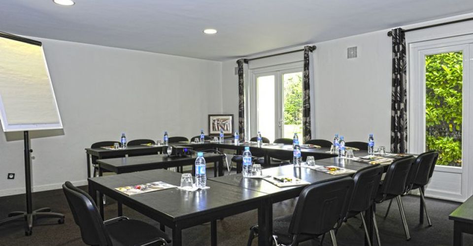 brit-hotel-avignon-le-calendal-salle-seminaire