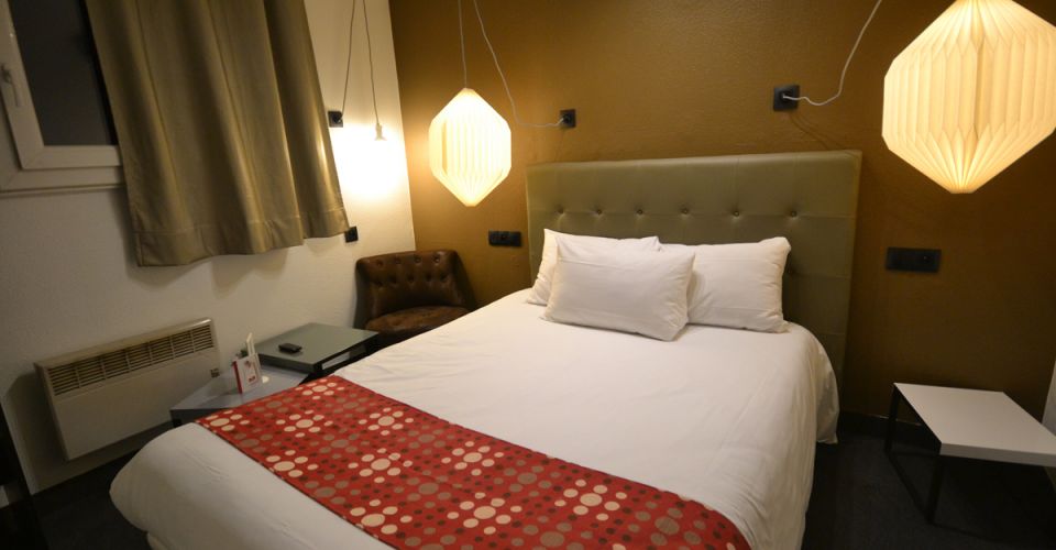 Enjoy the comfort of our 2, 3 or 4 star hotels throughout France