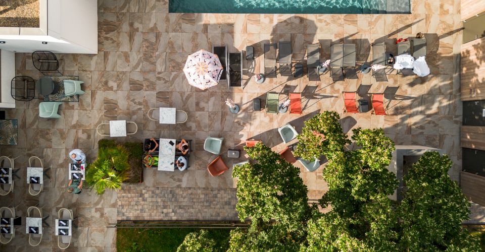 Enjoy the comfort of our 2, 3 or 4 star hotels throughout France