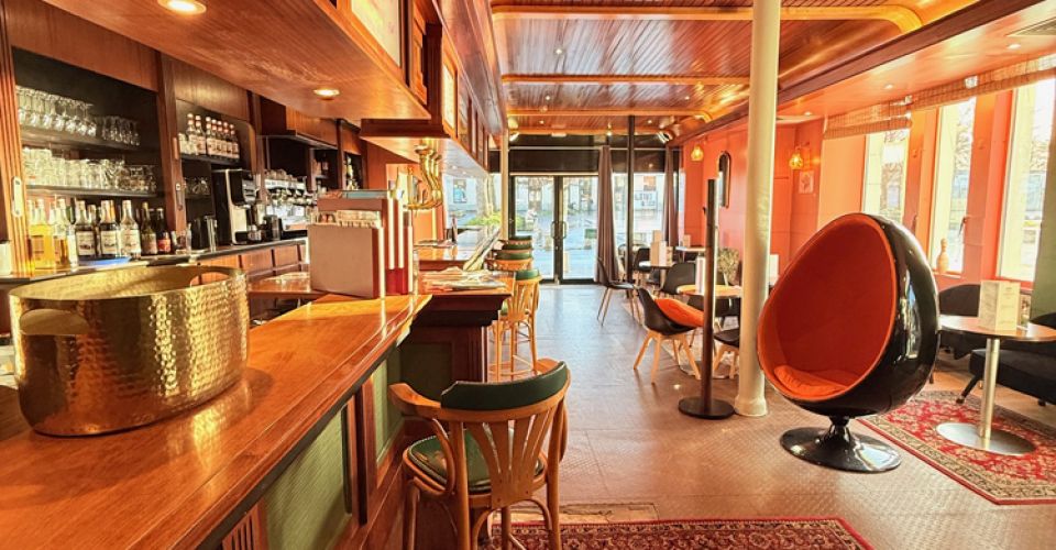 Enjoy the comfort of our 2, 3 or 4 star hotels throughout France