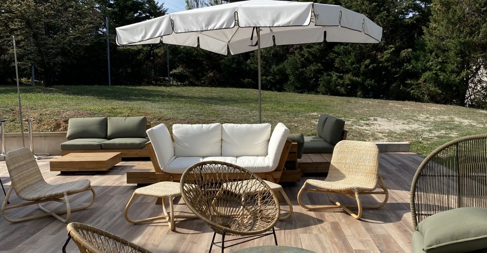 Enjoy the comfort of our 2, 3 or 4 star hotels throughout France