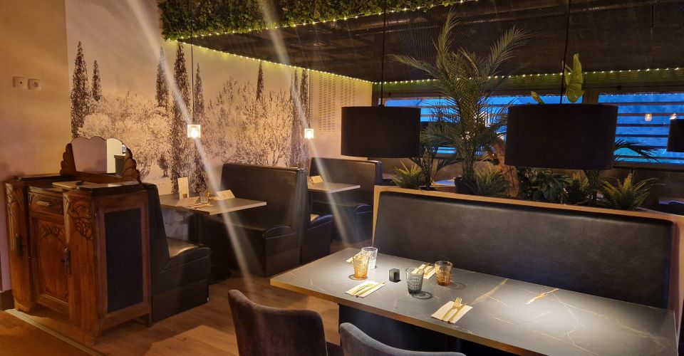 Enjoy the comfort of our 2, 3 or 4 star hotels throughout France