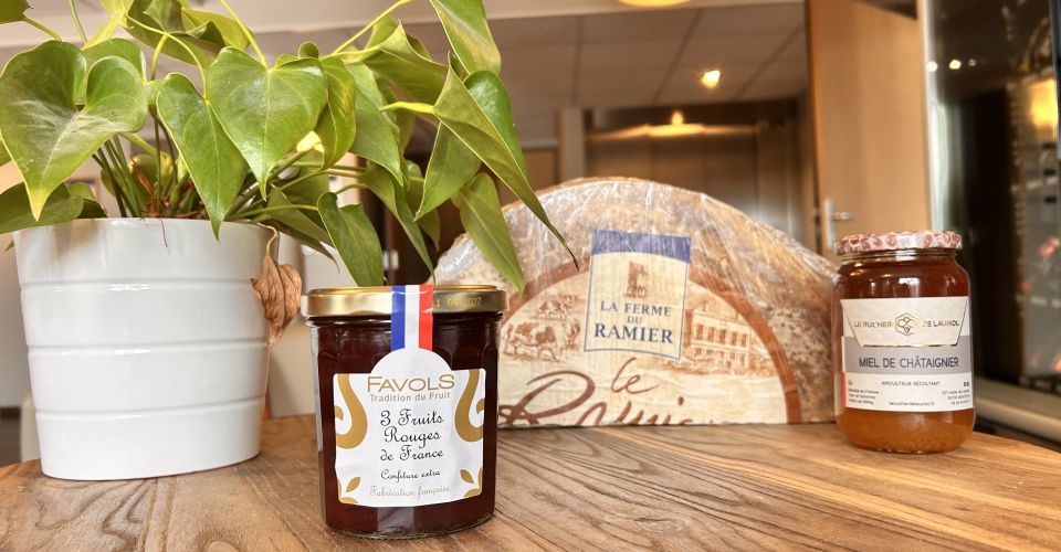 Enjoy the comfort of our 2, 3 or 4 star hotels throughout France