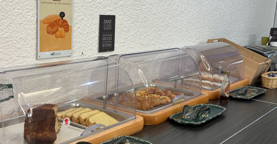 Enjoy the comfort of our 2, 3 or 4 star hotels throughout France