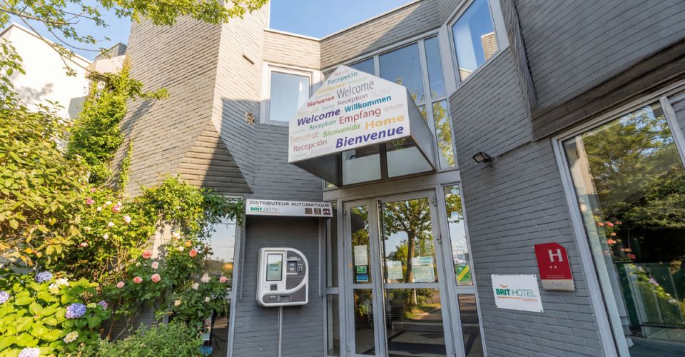 Enjoy the comfort of our 2, 3 or 4 star hotels throughout France