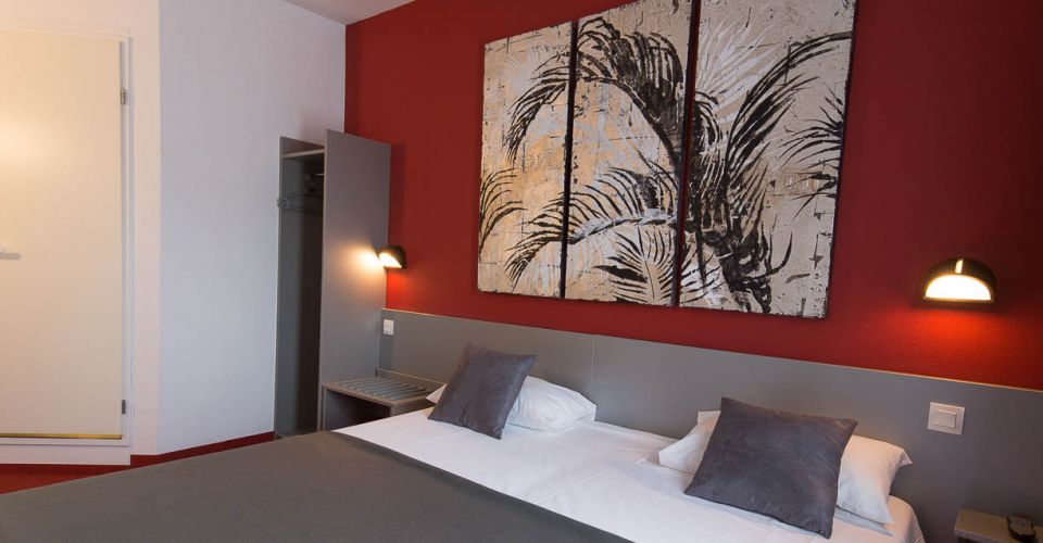 Enjoy the comfort of our 2, 3 or 4 star hotels throughout France