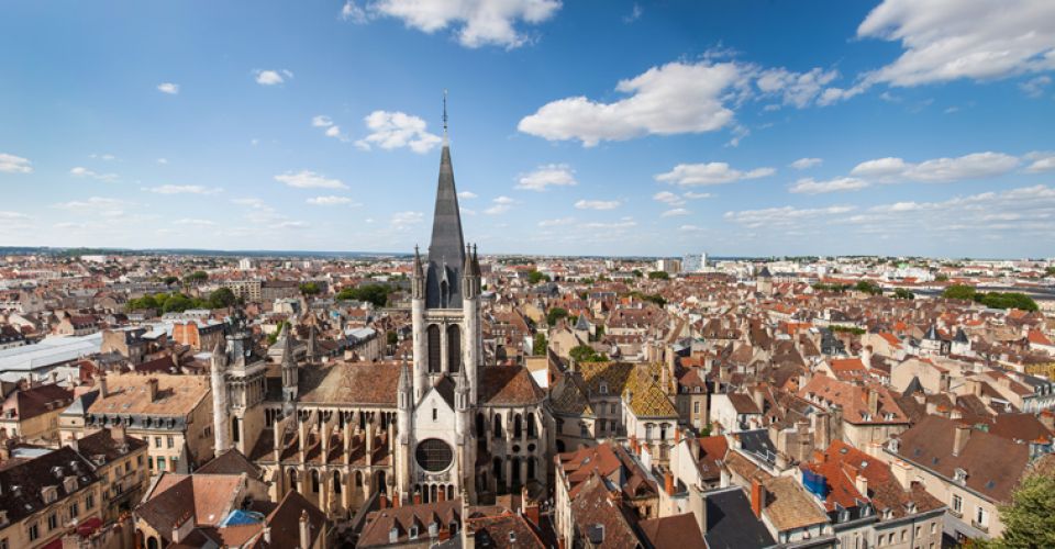 Profitez du confort de nos hôtels 2, 3 ou 4 étoiles sur l'ensemble de la France