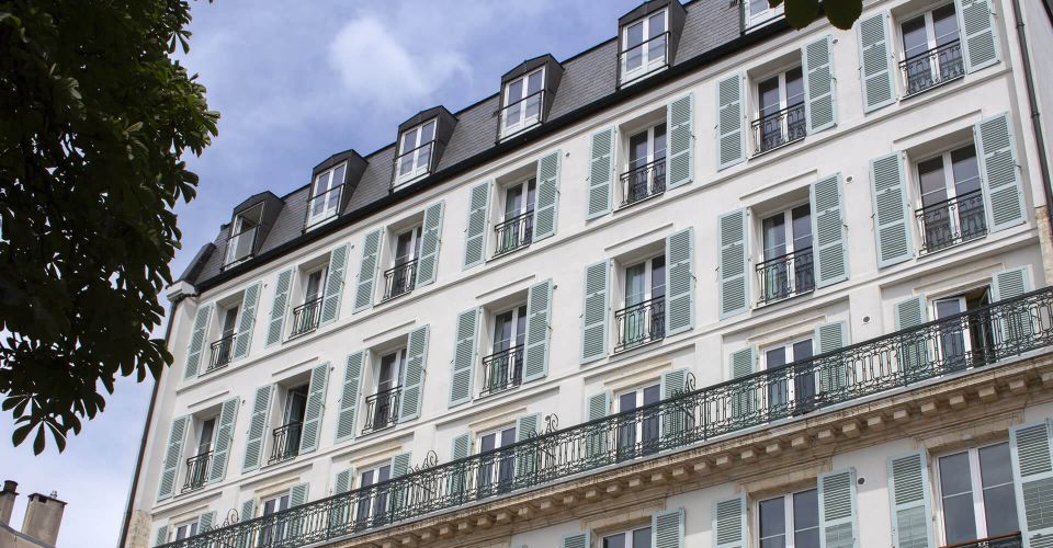 The facade of the hotel in Limoges city centre