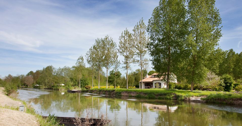 Enjoy the comfort of our 2, 3 or 4 star hotels throughout France