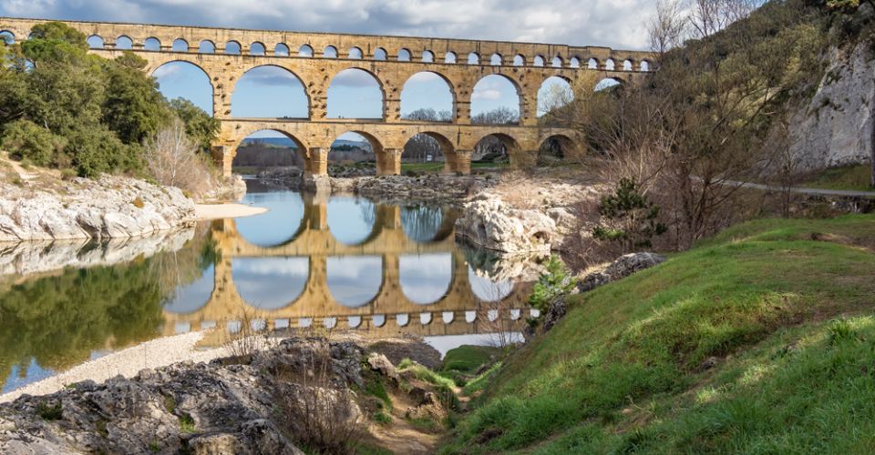 Enjoy the comfort of our 2, 3 or 4 star hotels throughout France