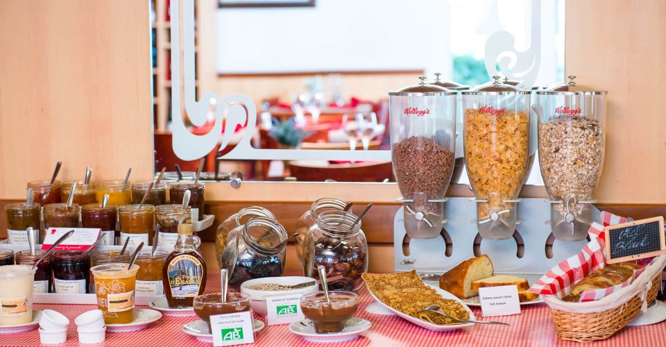 The breakfast buffet at the hotel in Blois