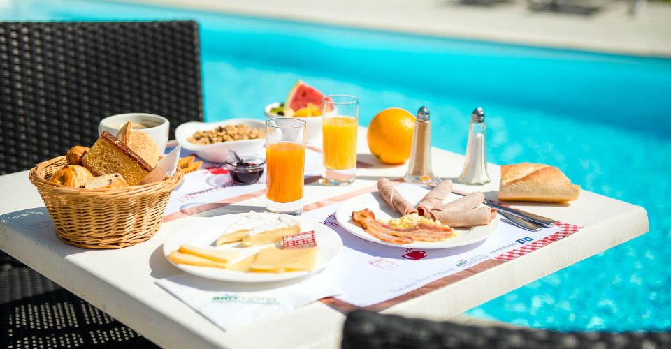 le petit-déjeuner de l'hôtel à Nantes Vigneux de Bretagne