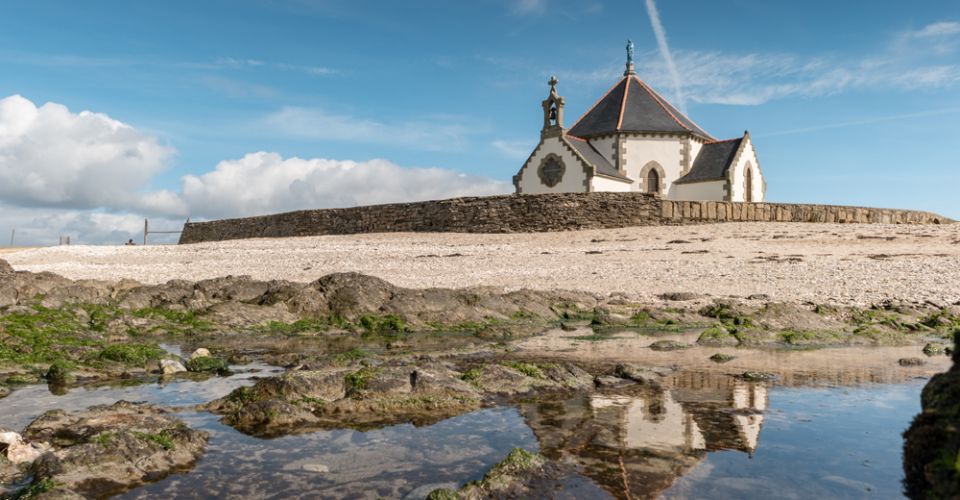 Enjoy the comfort of our 2, 3 or 4 star hotels throughout France