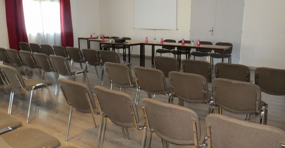 Enjoy the comfort of our 2, 3 or 4 star hotels throughout France