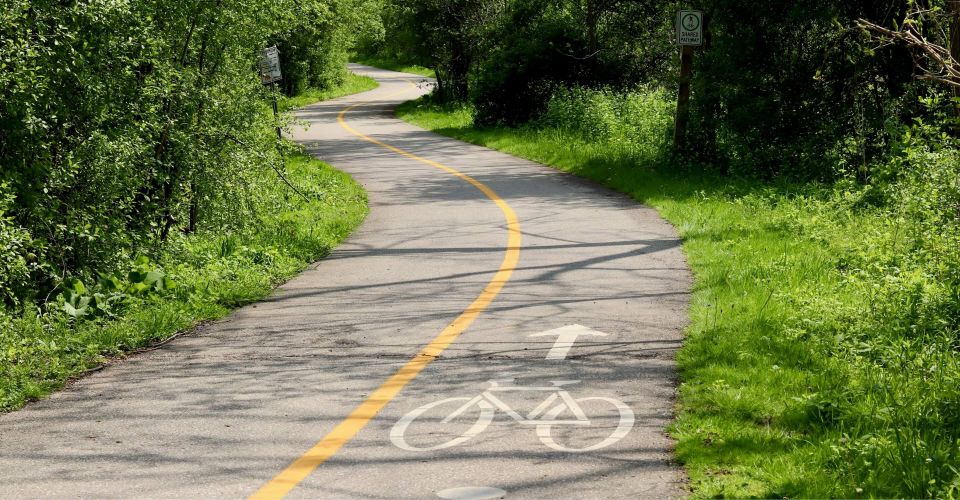 Cycling routes to Brit Hotel Nantes La Beaujoire