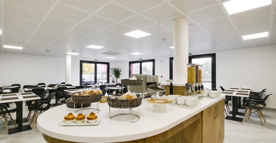 Enjoy the comfort of our 2, 3 or 4 star hotels throughout France