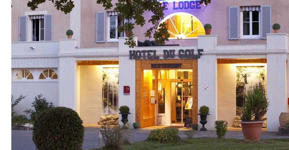 Enjoy the comfort of our 2, 3 or 4 star hotels throughout France