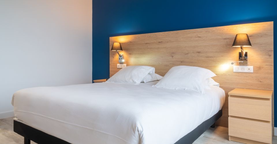 Enjoy the comfort of our 2, 3 or 4 star hotels throughout France