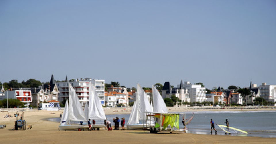 Enjoy the comfort of our 2, 3 or 4 star hotels throughout France