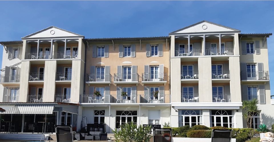 Enjoy the comfort of our 2, 3 or 4 star hotels throughout France