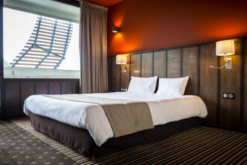 Enjoy the comfort of our 2, 3 or 4 star hotels throughout France