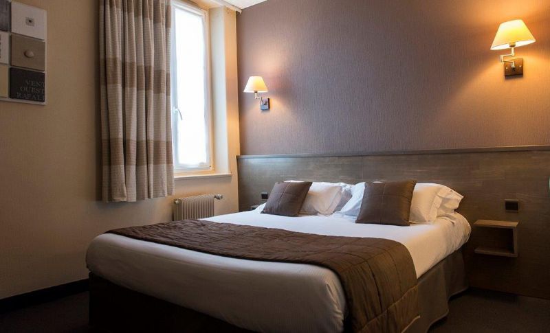 Enjoy the comfort of our 2, 3 or 4 star hotels throughout France