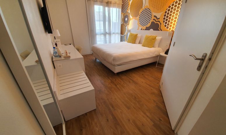 Enjoy the comfort of our 2, 3 or 4 star hotels throughout France