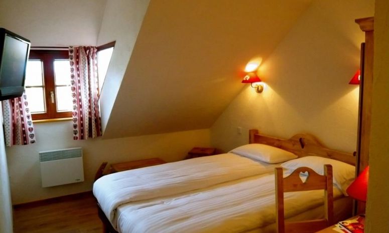 Enjoy the comfort of our 2, 3 or 4 star hotels throughout France
