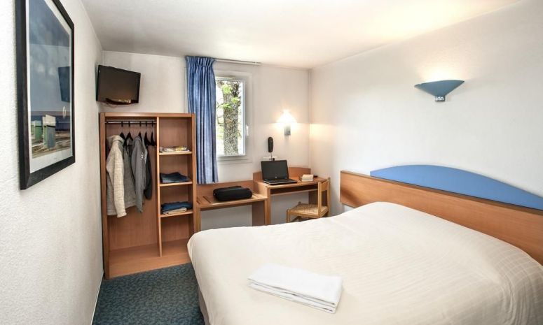 Enjoy the comfort of our 2, 3 or 4 star hotels throughout France