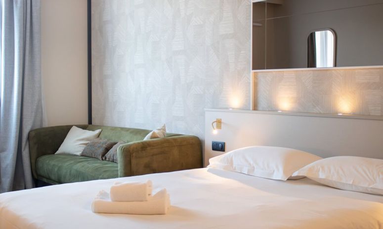 Enjoy the comfort of our 2, 3 or 4 star hotels throughout France
