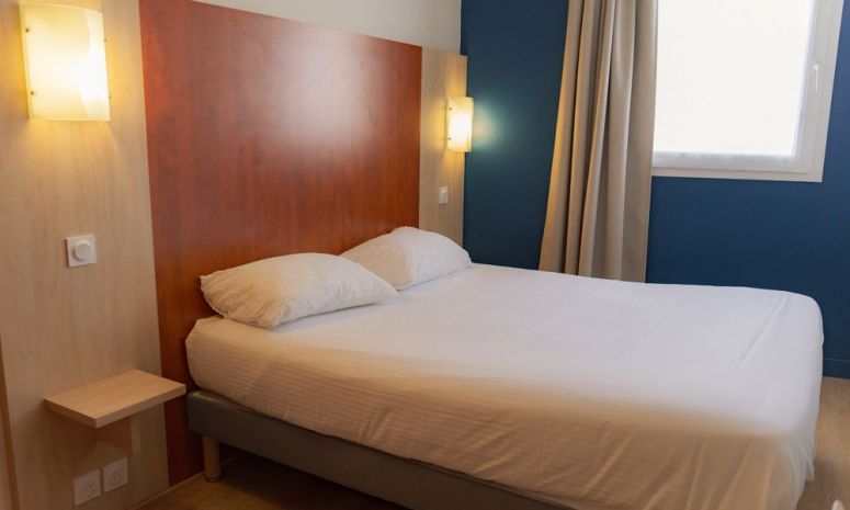 Enjoy the comfort of our 2, 3 or 4 star hotels throughout France