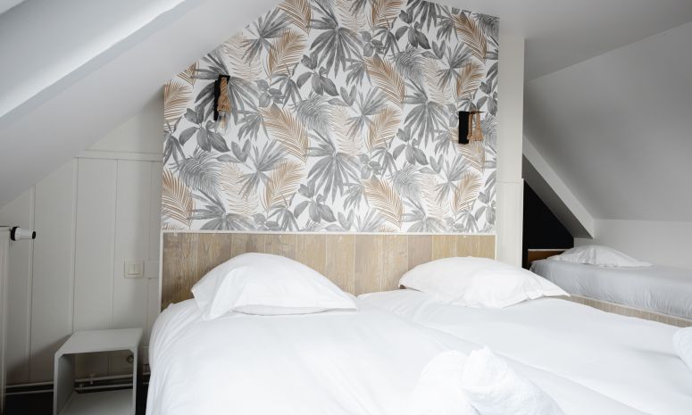 Enjoy the comfort of our 2, 3 or 4 star hotels throughout France