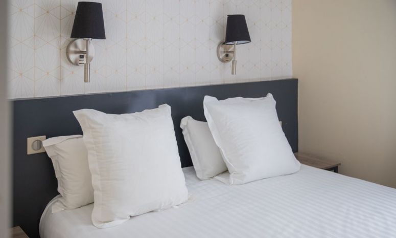 Enjoy the comfort of our 2, 3 or 4 star hotels throughout France