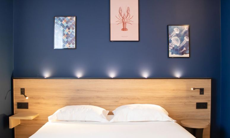 Enjoy the comfort of our 2, 3 or 4 star hotels throughout France