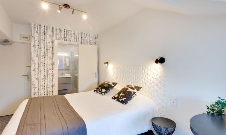 Enjoy the comfort of our 2, 3 or 4 star hotels throughout France