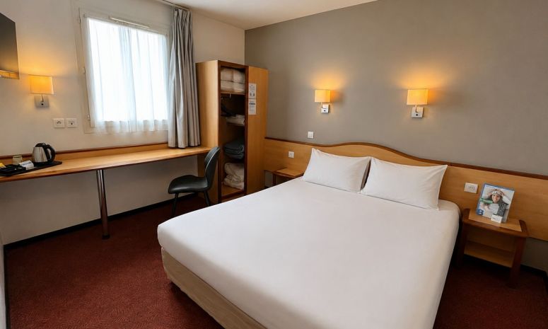 Enjoy the comfort of our 2, 3 or 4 star hotels throughout France