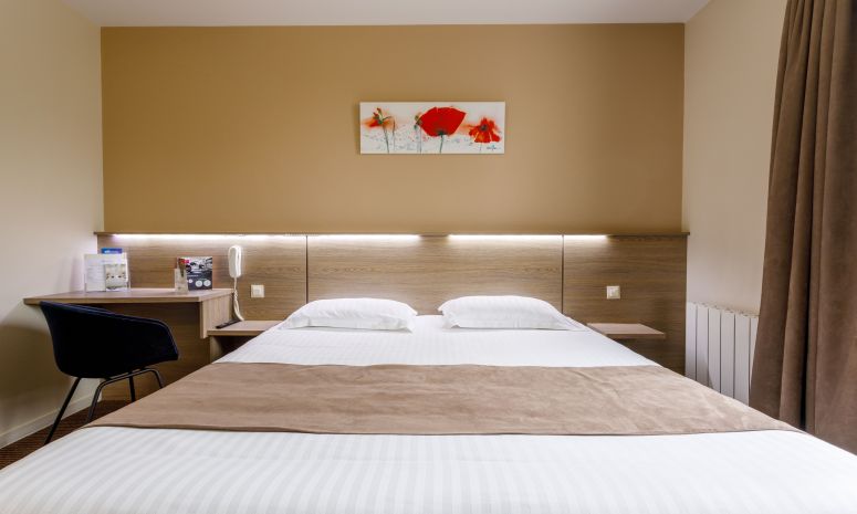 Enjoy the comfort of our 2, 3 or 4 star hotels throughout France