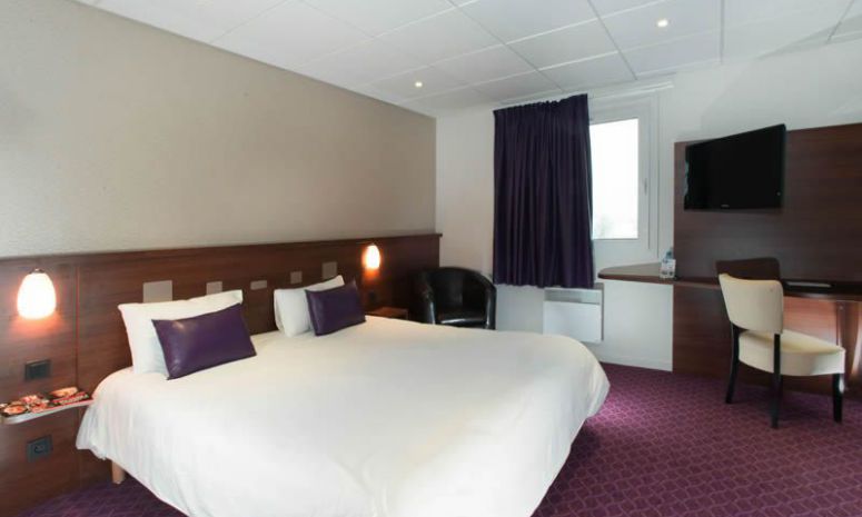 Enjoy the comfort of our 2, 3 or 4 star hotels throughout France