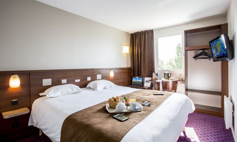 Enjoy the comfort of our 2, 3 or 4 star hotels throughout France