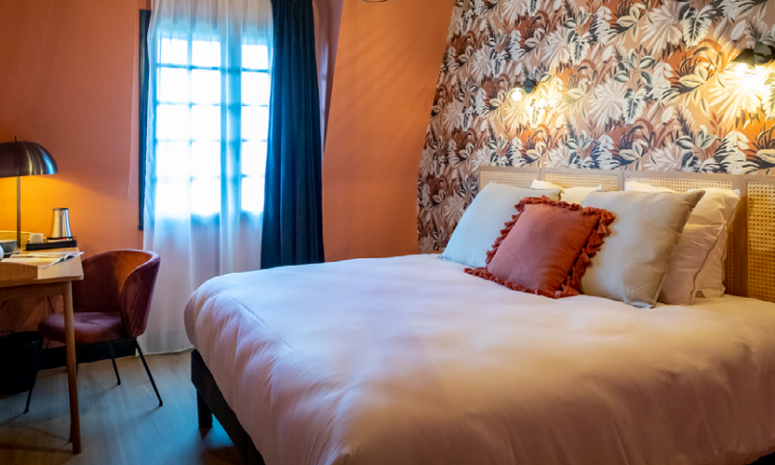 Enjoy the comfort of our 2, 3 or 4 star hotels throughout France