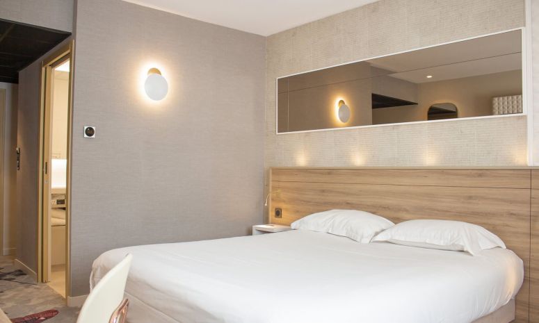 Enjoy the comfort of our 2, 3 or 4 star hotels throughout France