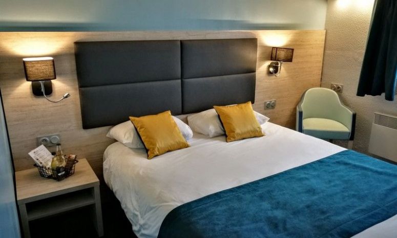 Enjoy the comfort of our 2, 3 or 4 star hotels throughout France