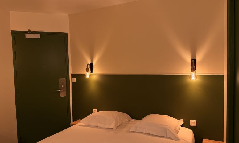 Enjoy the comfort of our 2, 3 or 4 star hotels throughout France